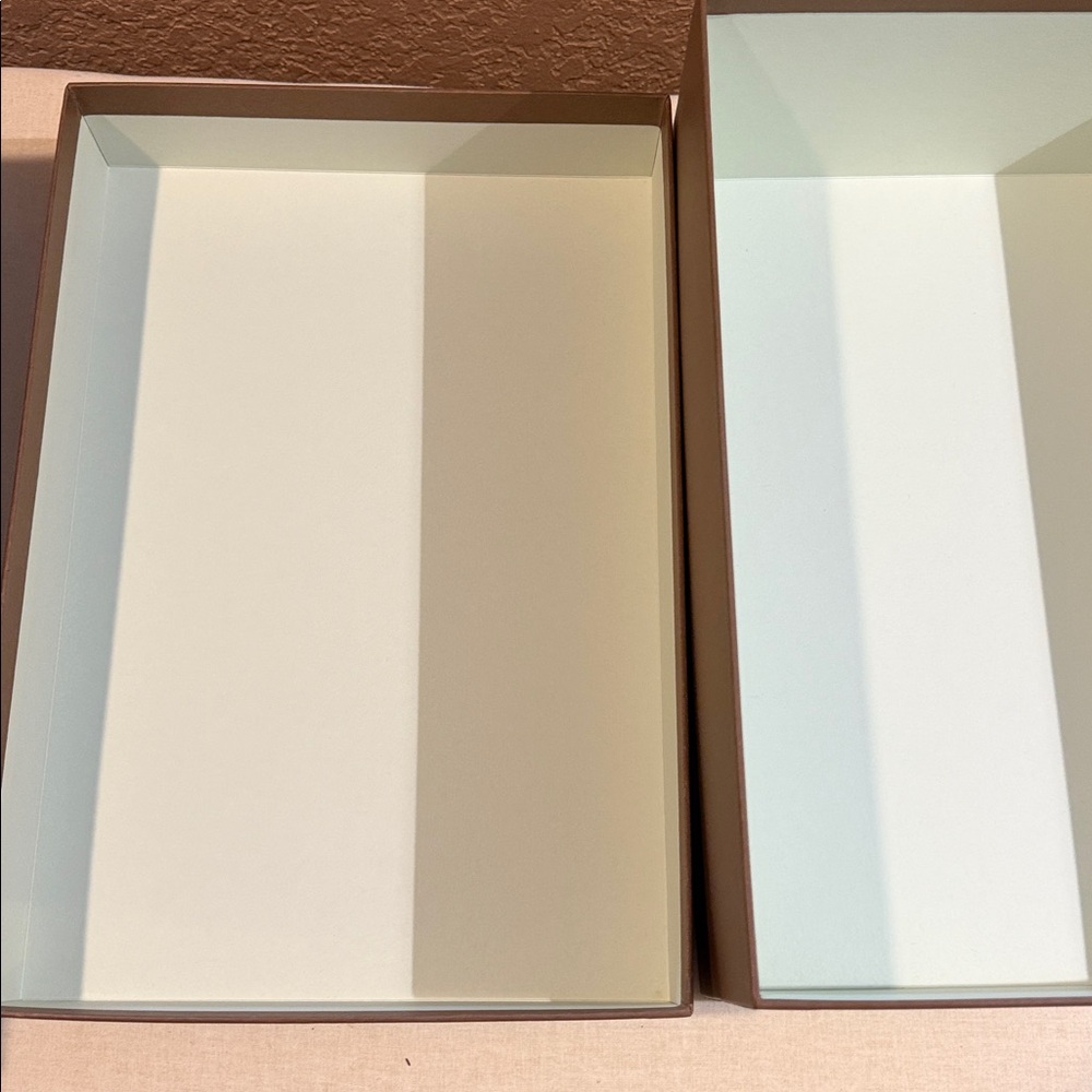 Burberry Tan Rectangular Box - Picture 6 of 6
